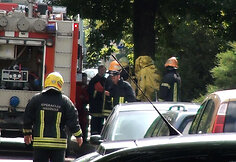 Specialiųjų tarnybų darbuotojai Lokių gatvėje, Vilniuje.