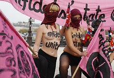 &bdquo;Femen&ldquo; protestas Paryžiuje 