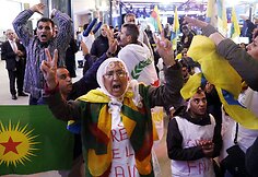 Kurdų demonstrantai įsiveržė į Europos Parlamentą. 