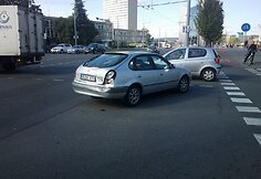 Vilniuje, Konstitucijos pr. susidūrė lengvasis automobilis ir autobusas