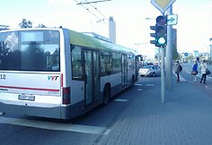 Vilniuje, Konstitucijos pr. susidūrė lengvasis automobilis ir autobusas