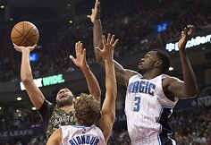 Greivis Vasquezas ir Dewayne'as Dedmonas