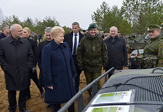 Lietuvos prezidentė Dalia Grybauskaitė stebėjo NATO pratybos &bdquo;Geležinis kardas 2014"