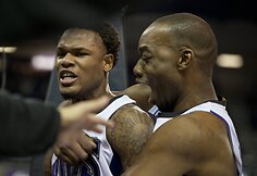 Benas McLemore'as ir Carlas Landry