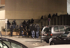 Prancūzijos policijos reidas ie&scaron;kant &bdquo;Charlie Hebdo&ldquo; redakcijos užpuolikų.