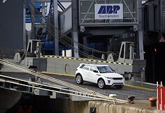 I&scaron; laivo &bdquo;Hoegh Osaka&ldquo; i&scaron;varomas automobilis
