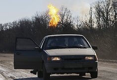 Netoli Debalcevės miesto per artilerijos sviedinio sprogimą buvo sužeistas žurnalistą vežęs automobilio vairuotojas