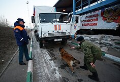 Rusijos &bdquo;humanitarinės pagalbos&ldquo; sunkvežimiai Ukrainoje 