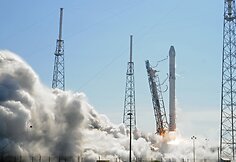„SpaceX“ raketos pakilimas