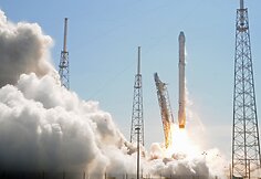 „SpaceX“ raketos pakilimas