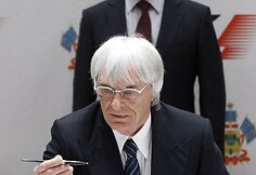 B.Ecclestone'as ir V.Putinas pasirašė sutartį dėl F1 lenktynių Rusijoje
