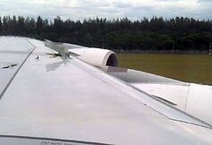 Pažeistas Airbus A380 lėktuvo sparnas