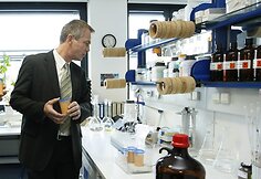 Johannesas Remmelis laboratorijoje