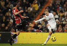 Karimas Benzema (dešinėje)