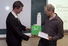 Haroldas &Scaron;klėrius (de&scaron;inėje)