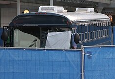 Autobusas uždengtais stiklais