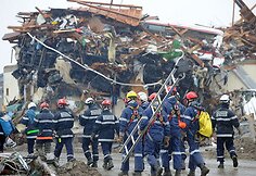 Italijos, Prancūzijos ir Monako gelbėtojai Natori mieste.