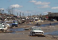 Tornado nuniokotas miestas Alabamoje