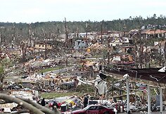 Tornado padariniai Birminghamo priemiestyje