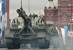 Tankų paradas Raudonojoje aik&scaron;tejė