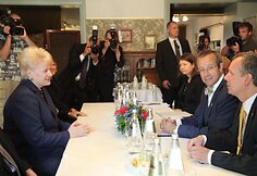Dalia Grybauskaitė ir Toomas Hendrikas Ilvesas (antras i&scaron; de&scaron;inės)