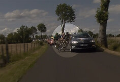Automobilis kliudė &bdquo;Tour de France&ldquo; lenktynių dalyvį