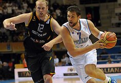 Chrisas Kamanas (kairėje) ir Andrea Bargnani