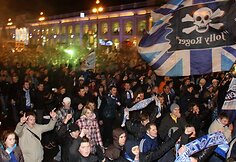 „Zenit“ futbolo klubo triumfą Rusijoje lydėjo masinės muštynės