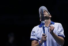 Stilingasis Rafaelis Nadalis po trijų setų kovos palaužė amerikietį 