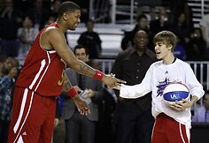 Paauglių dievaičiui Justinui Bieberiui NBA &bdquo;Visų žvaigždių&ldquo; savaitgalyje atiteko naudingiausio žaidėjo prizas 