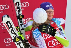 Amerikietei Lindsey Vonn – pirmasis sezono pasaulio taurės čempionės titulas