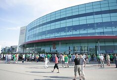 Krepšinio gerbėjai plūsta į Rygos krepšinio areną