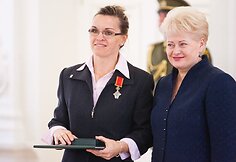 Prezidentė Dalia Grybauskaitė įteikė valstybinius apdovanojimus geriausiems &scaron;alies sportininkams