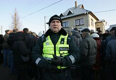 Susirinkusi minia i&scaron;reikė paramą Neringai Venckienei