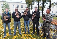 Belgų aviganių jaunikliai papildė VSAT tarnybinių &scaron;unų gretas.