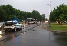 Liepsnos kėsinosi į autobusą