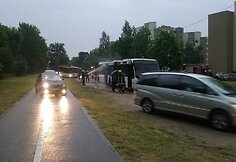 Liepsnos kėsinosi į autobusą