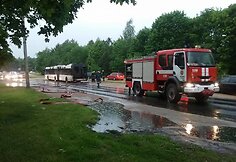 Liepsnos kėsinosi į autobusą