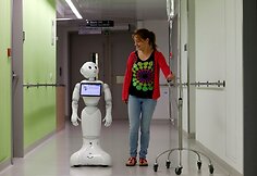 Robotas pradėjo dirbti ligoninėje