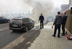 Aleksote degė automobilis