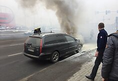 Aleksote degė automobilis