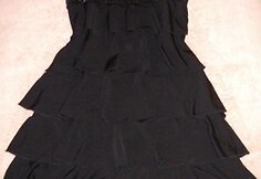 Juoda maža suknelė