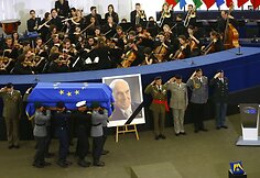 H.Kohlis, mirė birželio 16-ąją, būdamas 87 metų