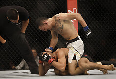 Jose Aldo ir Maxas Holloway