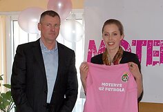 Lietuvos moterų futbolo asociacijos prezidentas Artūras Krukis irVaida Grik&scaron;aitė-Česnauskienė