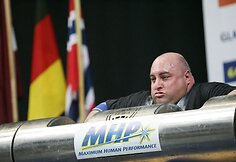Ant apdovanojimų pakylos lipo tik lietuviai: Ž.Savickas, V.Blekaitis ir V.Lalas