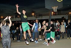&bdquo;Lietuvos ryto&ldquo; krep&scaron;ininkų ir sporto žurnalistų rungtynių akimirka