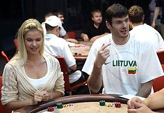 Prie pokerio stalo