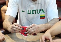 Prie pokerio stalo