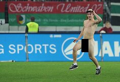 Sirgaliaus į įsiveržimas į aikštę